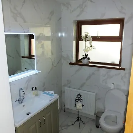 The Cosy Farm Cottage, Donegal Inver